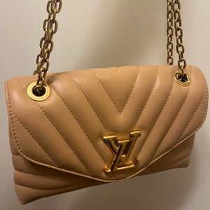 LOUIS VUITTON NEW WAVE CHAIN BAG MM